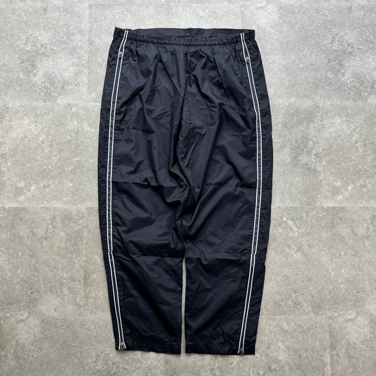 Nike Nylon Track Pants – Black (L)