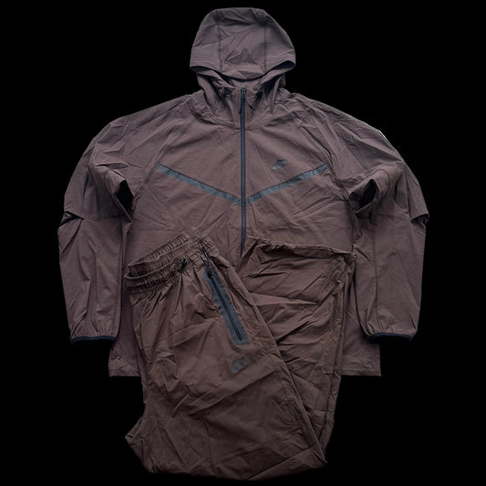 Nike Woven Hooded Tracksuit – Brown – Large